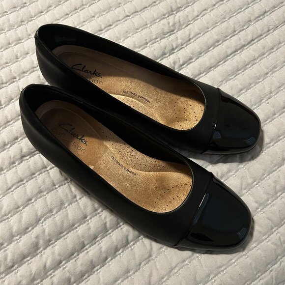 Clarks Marilyn Sara Pumps Women's Size 8 Leather Cap Toe Patent Block Heel Black - Picture 3 of 9